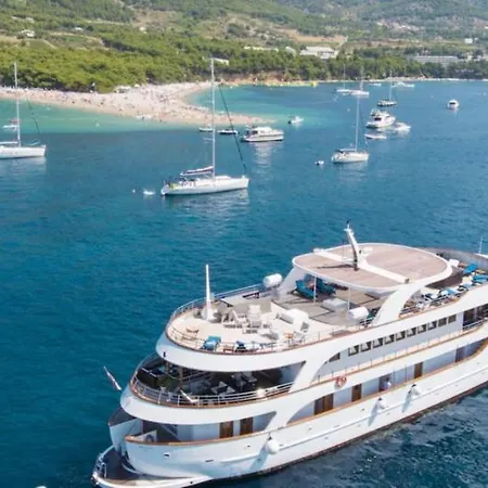Apartment & Restaurant Galeb Marusici (Split-Dalmatia)