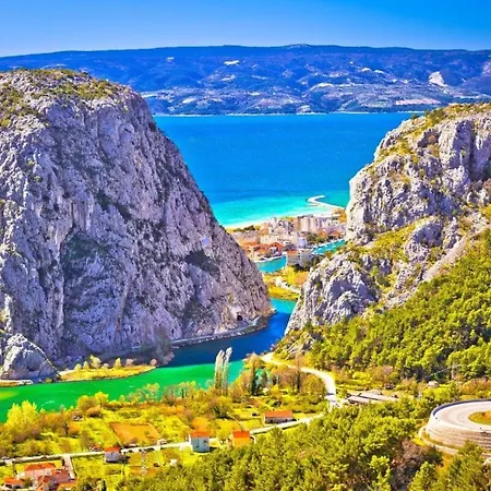 Apartment & Restaurant Galeb *