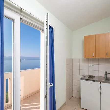 Apartment & Restaurant Galeb