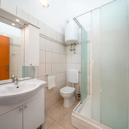 Apartment & Restaurant Galeb *